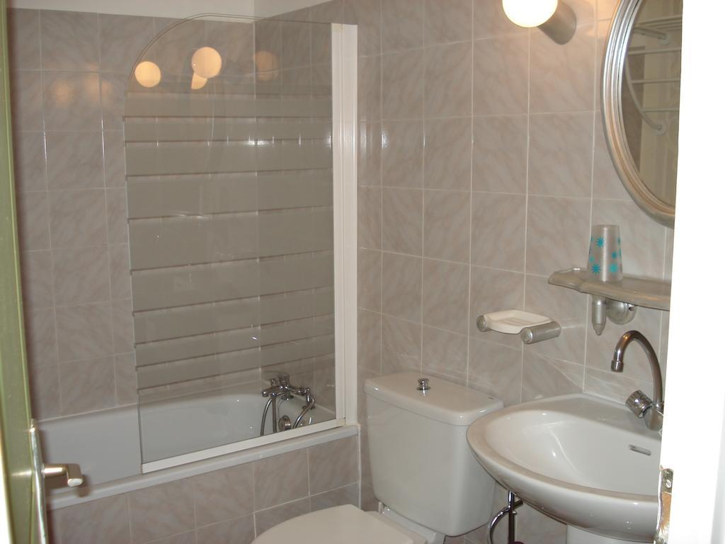 Villa La Grange du Cheval Blanc à Villeneuve-sur-Lot Chambre photo